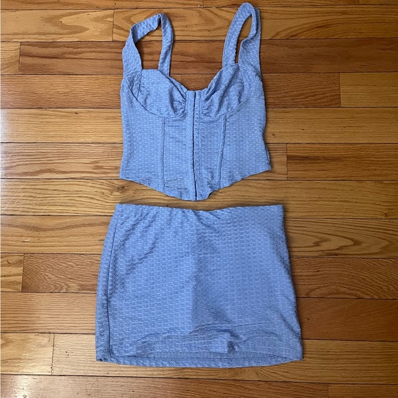 Light blue mini skirt and corset top set - Picture 3 of 10